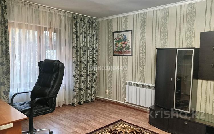 3-комнатный дом помесячно, 90 м², Золотая осень 112