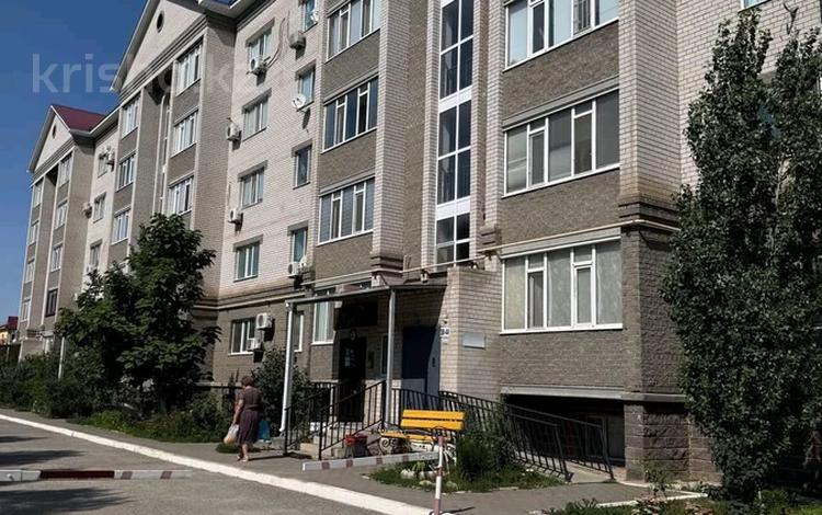 3-комнатная квартира · 109.1 м² · 5/5 этаж, мкр 5, Ш.Калдаякова 5Г — возле 25 и 30 школы за 31.5 млн ₸ в Актобе — фото 2