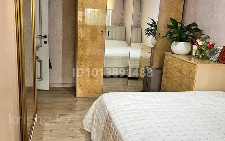 3-комнатная квартира · 53.8 м² · 1/4 этаж, Алдиярова 12б — Район верхнего рынка за 19 млн ₸ в Шымкенте, Аль-Фарабийский р-н — фото 2
