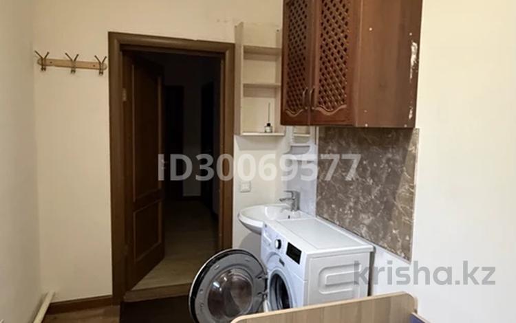 1-бөлмелі пәтер · 10 м² · 1/1 қабат, Кокпар 17 — Момышулы-Аманат, бағасы: 40 000 ₸ в Астане — фото 98