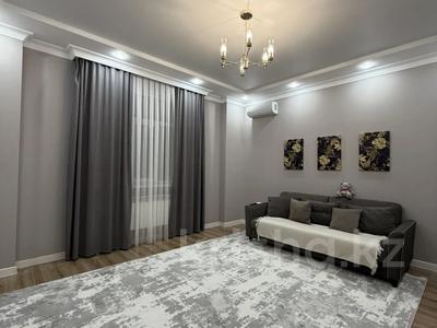 2-комнатная квартира · 83 м² · 4/18 этаж, 17-й мкр 6 за 350 000 〒 в Актау