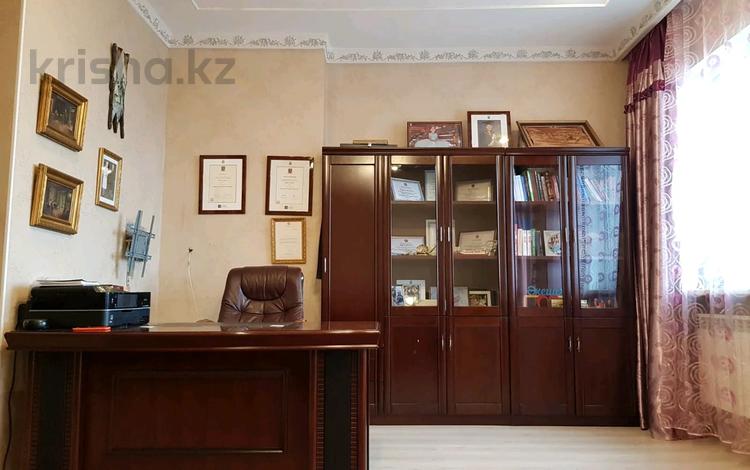 4-комнатная квартира · 191 м² · 5/10 этаж, Сарайшык 40 за 85 млн ₸ в Астане, Есильский р-н — фото 2