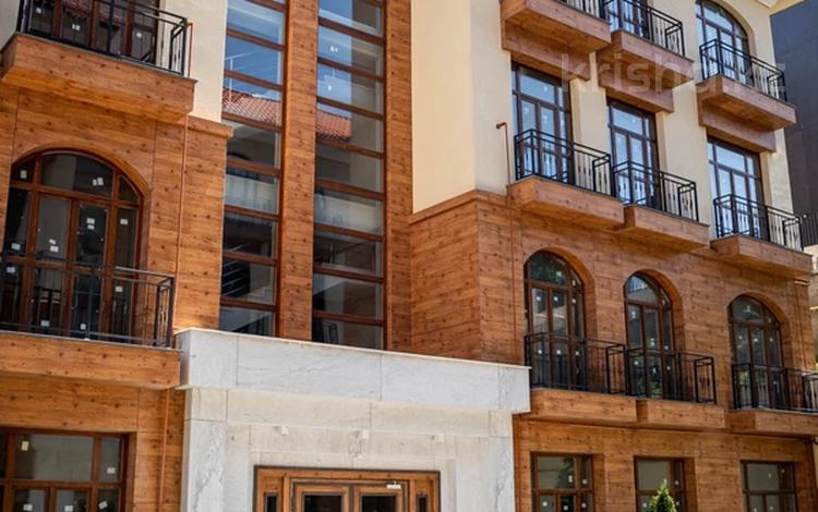 4-бөлмелі пәтер · 208 м² · 3/4 қабат, Тайманова 222/6, бағасы: 208 млн ₸ в Алматы, Медеуский р-н — фото 2