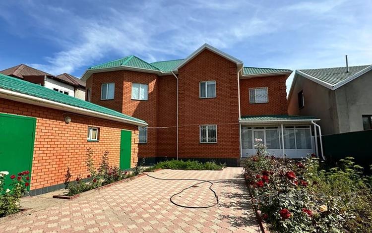Отдельный дом · 6 комнат · 310 м² · 5.2 сот., Тайбекова 12 — КОТТЕДЖ В ЦЕНТРЕ ГОРОДА за 65 млн 〒 в Актобе — фото 2