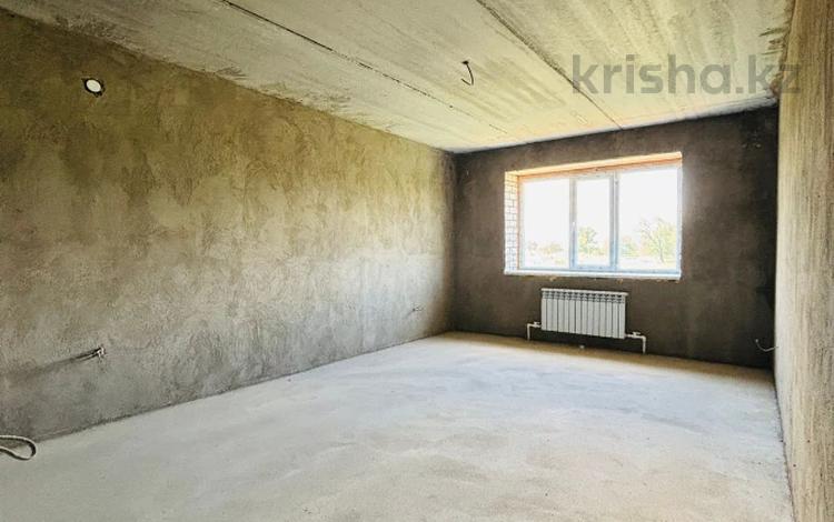 1-бөлмелі пәтер · 54 м² · 2/5 қабат, Алтын орда ш/а., бағасы: 15.7 млн ₸ в Актобе, мкр. Алтын орда — фото 2