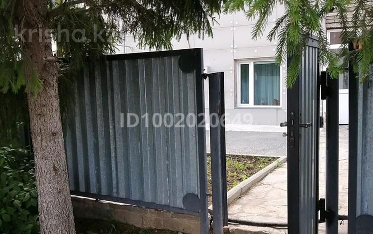 Отдельный дом · 4 комнаты · 98.5 м² · 9 сот., Айнабулак 45 — Первая улица 2 дом с права в шаговой доступности к городу магазинов шк за 19 млн 〒 в Житикаре — фото 4