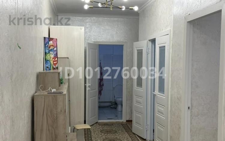 2-бөлмелі пәтер · 78 м² · 2/5 қабат, мкр Байтерек 21, бағасы: 150 000 ₸ в Таразе — фото 2