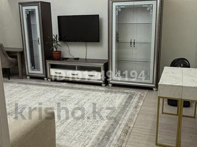 2-бөлмелі пәтер · 80 м² · 3/9 қабат, Валиханова 13, бағасы: 350 000 ₸ в Атырау