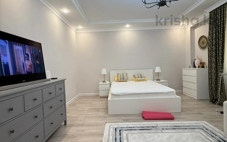 1-комнатная квартира · 61 м² · 2/8 этаж, Достык 14 за 300 000 ₸ в Астане, Есильский р-н — фото 2