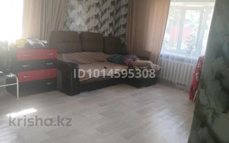 1-бөлмелі пәтер · 30 м² · 1/3 қабат, Каюпова 74, бағасы: 3.8 млн ₸ в Алтае — фото 2