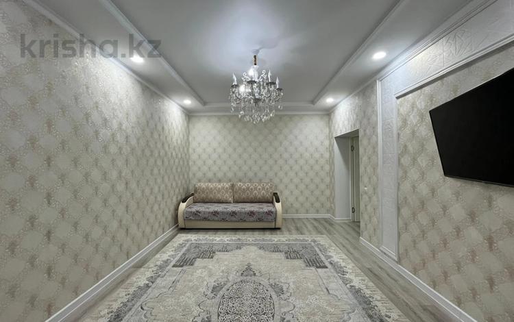 2-комнатная квартира, 63 м², 4/5 этаж помесячно, Алтын орда за 170 000 〒 в Актобе — фото 5