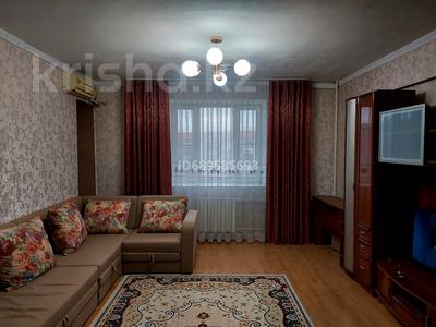 2-комнатная квартира, 72 м², 4/5 этаж помесячно, Абая 13а за 180 000 〒 в Атырау