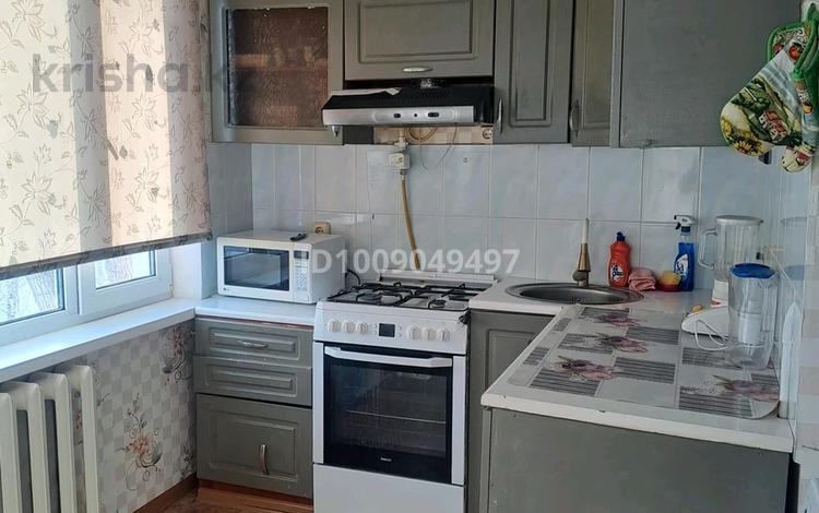 3-комнатная квартира · 60 м² · 2 этаж, Сахарова 7 — Сдаём 1,2,3 квартиры посуточно, полный пакет документов за 15 000 ₸ в Жезкент — фото 2