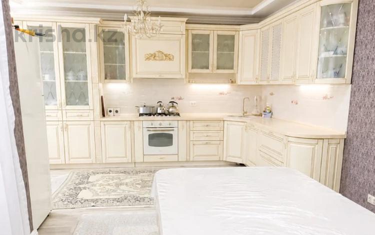 5-комнатная квартира · 205.3 м² · 3/5 этаж, молдагулова за 85 млн ₸ в Актобе — фото 4
