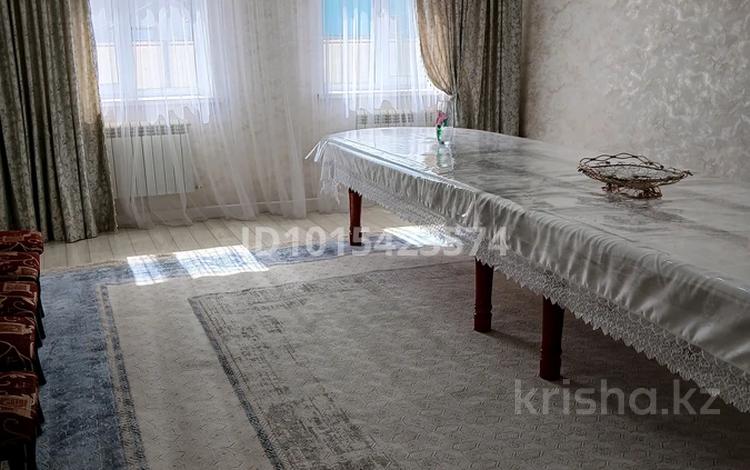 Отдельный дом · 4 комнаты · 200 м² · 12 сот., мкр Оркен, Балуан шолак 12 за 350 000 ₸ в Атырау — фото 2