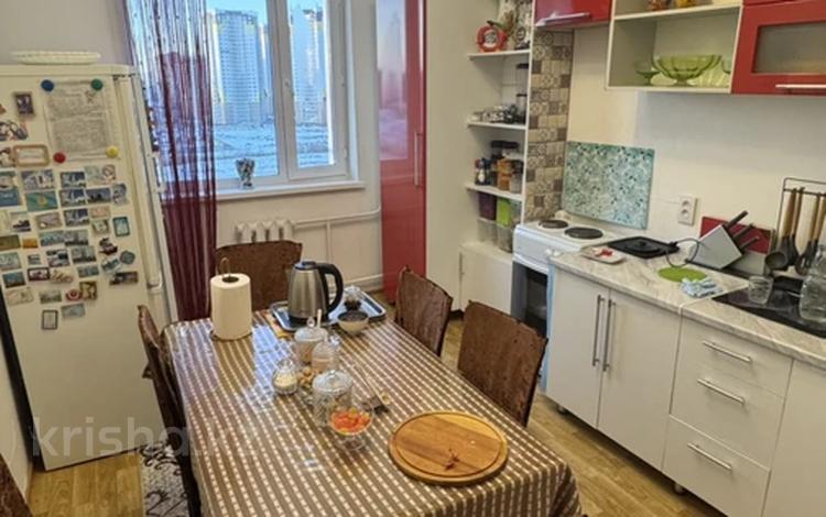 2-комнатная квартира · 60 м² · 9/10 этаж, мкр Юго-Восток, Сарыарка 31 за 22 млн ₸ в Караганде, Казыбек би р-н — фото 2
