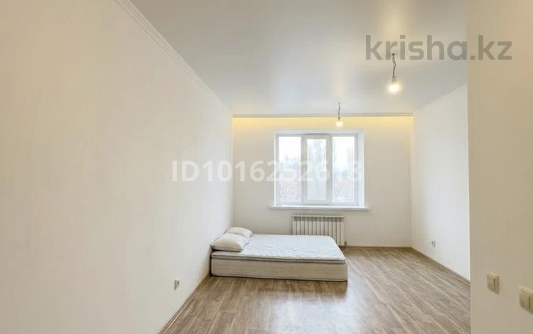 1-комнатная квартира · 28 м² · 4/5 этаж, Кабанбай Батыра 105 за 150 000 ₸ в Астане, Есильский р-н — фото 2