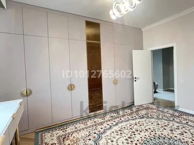 5-бөлмелі пәтер · 150 м² · 8/10 қабат, 16-й мкр , 16-ш/а. 74, бағасы: 50 млн ₸ в Актау