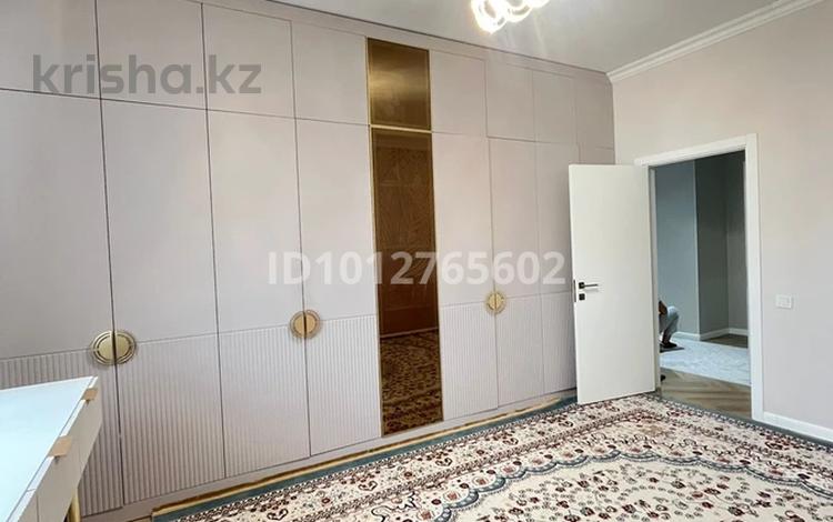 5-бөлмелі пәтер · 150 м² · 8/10 қабат, 16-й мкр , 16-ш/а. 74, бағасы: 50 млн ₸ в Актау — фото 2