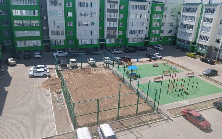 2-комнатная квартира · 85 м² · 5/5 этаж, Желтоксана 1/6 — С.тюленина.рынок караван за 27 млн 〒 в Уральске — фото 20