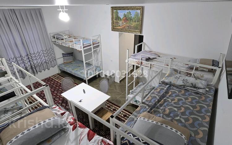 2-бөлмелі пәтер · 100 м² · 2/2 қабат, Арыс 45, бағасы: 15 000 ₸ в Туркестане — фото 2