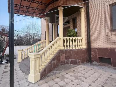 Отдельный дом · 11 комнат · 700 м² · 10 сот., Жамакаева — ‼️ул. Жамакаева- СРОЧНАЯ ПРОДАЖА‼️ за 550 млн 〒 в Алматы, Медеуский р-н