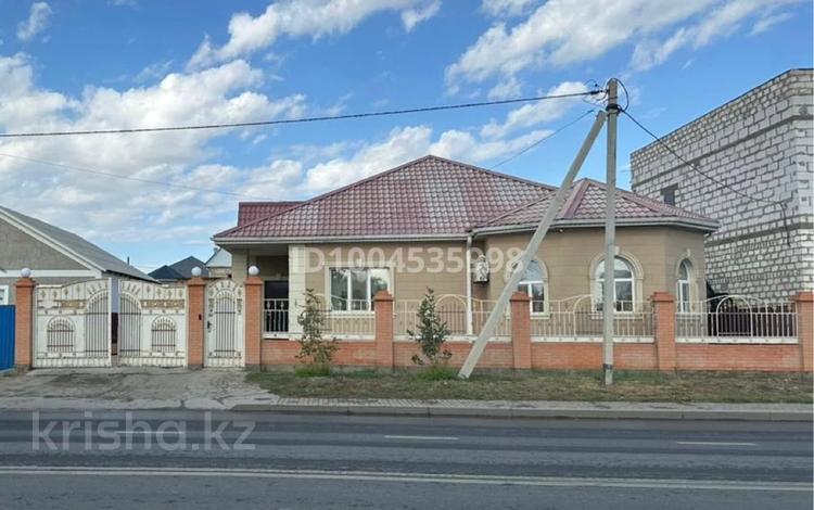 Отдельный дом · 4 комнаты · 137 м² · 5.5 сот., мкр. Алмагуль, Амандосова 55 — Майлина Амандосова за 45 млн ₸ в Атырау — фото 2
