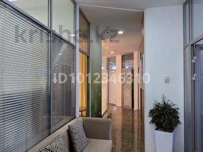 Офисы, медцентры и аптеки, кабинеты и рабочие места · 80 м² за 1.8 млн 〒 в Алматы, Медеуский р-н