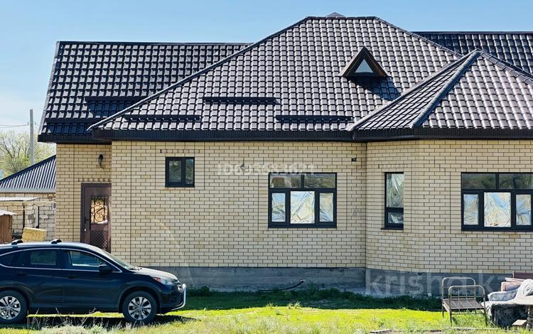 Отдельный дом · 4 комнаты · 181 м² · 10 сот., жилой массив Кызылжар 517а за 40 млн ₸ в Актобе — фото 2