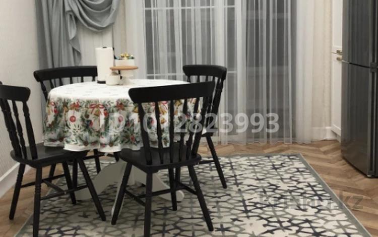 2-бөлмелі пәтер · 90 м² · 9/10 қабат, мкр. Алтын орда, Санкибай батыра 40в, бағасы: 400 000 ₸ в Актобе — фото 3