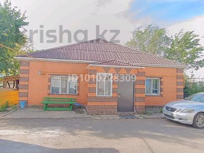 Отдельный дом · 4 комнаты · 109 м² · 10 сот., мкр Уркер, Нурпейс Байганина 11 за 57 млн ₸ в Астане, Нура р-н