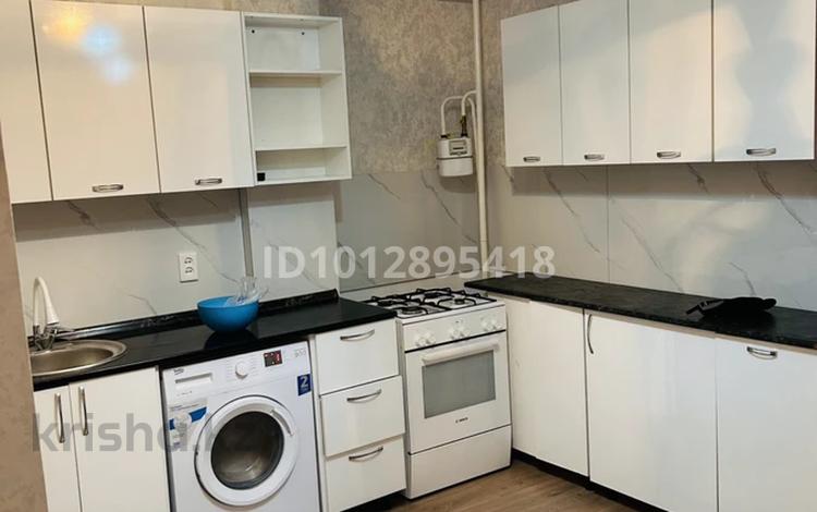 2-бөлмелі пәтер · 74 м² · 3/8 қабат, Микрорайон Алтын Ауыл 23, бағасы: 230 000 ₸ в Каскелене — фото 2