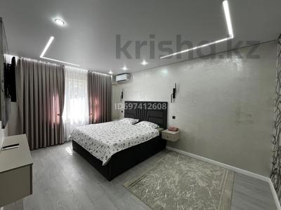 Аренда квартир посуточно в Жамбылской обл.: 1-комнатная квартира · 38.1 м² · 3/5 этаж, Аса — Санырык батыра и Шостаковича за 11 000 〒 1-комнатная квартира · 38.1 м² · 3/5 этаж, Аса — Санырык батыра и Шостаковича за 11 000 〒 в Таразе