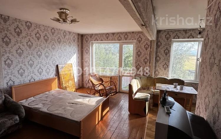 1-комнатная квартира · 20 м² · 5/5 этаж, 3 микрорайон 33/1 — М/салон Орбита за 100 000 ₸ в Риддере — фото 2