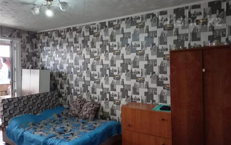 1-бөлмелі пәтер · 31 м² · 5/5 қабат, 19-шағынаудан, бағасы: 9 млн ₸ в Караганде, Алихана Бокейханова р-н — фото 2