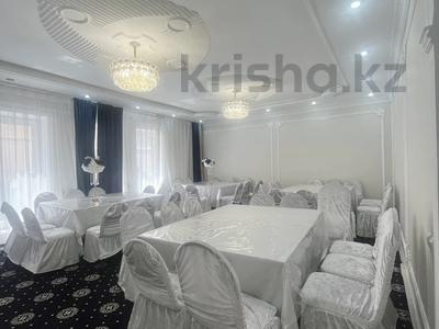 Коттедж и магазины · 500 м² за 290 млн ₸ в Астане