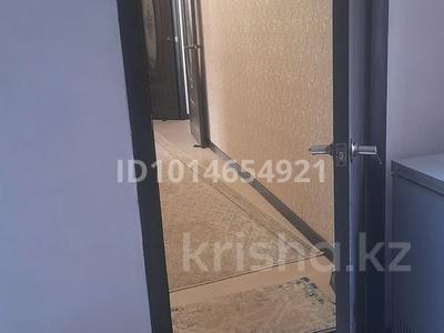 Отдельный дом · 5 комнат · 210 м² · 6 сот., Ост.школа — Пересечение кулумбетова за 45 млн ₸ в Актобе, мкр. Курмыш
