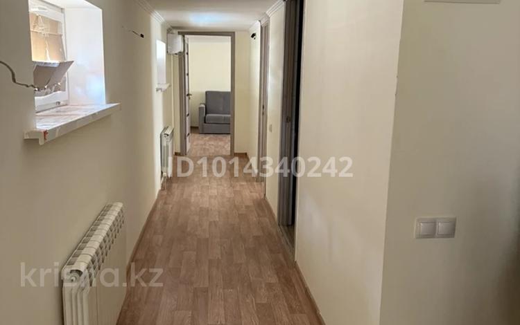 4 бөлме · 200 м² · 2/2 қабат, "Шығыс 2" ш/а. 59, бағасы: 55 000 ₸ в Актау, мкр "Шыгыс 2" — фото 2