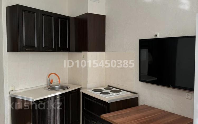 1-комнатная квартира · 37 м² · 8/22 этаж, Нажимеденова 10 за 250 000 ₸ в Астане, Сарайшык р-н — фото 2