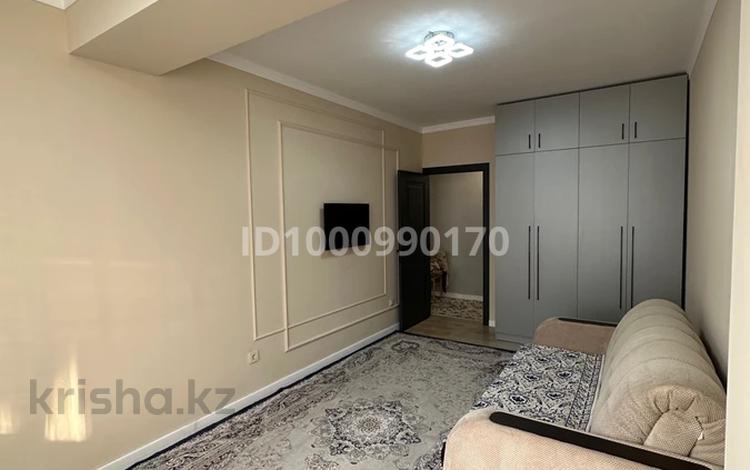 1-комнатная квартира · 40 м² · 8/13 этаж, Есенова 160/3 за 250 000 ₸ в Алматы, Жетысуский р-н — фото 2