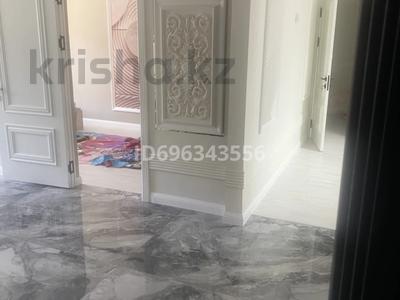 3-комнатная квартира · 80 м² · 2/5 этаж, 8-й микрорайон, Аскарова 24 — Кафе Нилюфар за 250 000 〒 в Шымкенте, Туран р-н