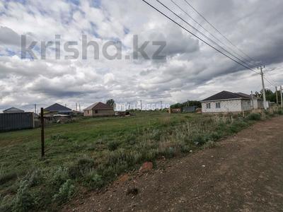 Жер телімі · 6 сотық, 8 микрорайон д.71 — В пригороде, бағасы: 5 млн ₸ в Жибек Жолы