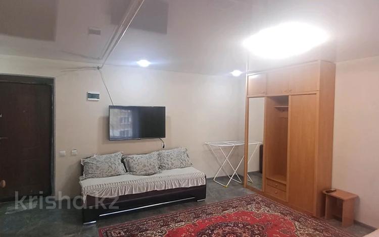 1-комнатная квартира · 38 м² · 1/5 этаж, 4 микрорайон 20 — Гостиницы Риддер за 9 000 ₸ — фото 2