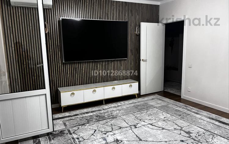 2-бөлмелі пәтер · 64 м² · 1/6 қабат, мкр Кокжиек 34, бағасы: 43 млн ₸ в Алматы, Жетысуский р-н — фото 2