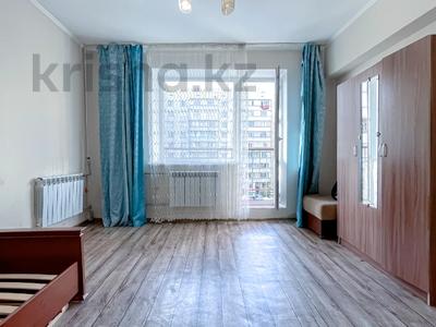 2-бөлмелі пәтер, 55 м², 4/9 қабат, мкр Аксай-1А — Саина, бағасы: 27 млн 〒 в Алматы, Ауэзовский р-н