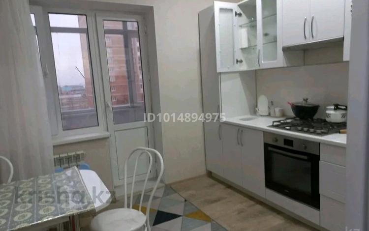 1-бөлмелі пәтер · 45 м² · 3/9 қабат, Самал 94/1 — 10 мкр, бағасы: 130 000 ₸ в Уральске — фото 2