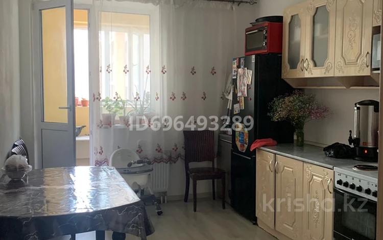 3-комнатная квартира, 85 м², 4/10 этаж помесячно, А105 11