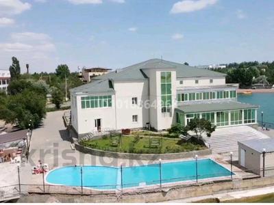 Дом · 6 комнат · 1400 м², Северное побережье 100а за 300 000 〒 в Конаеве