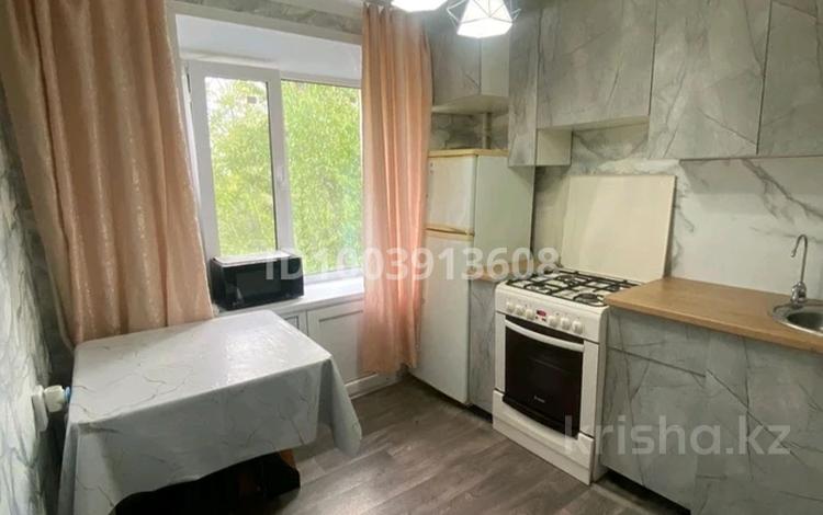 1-бөлмелі пәтер · 38 м² · 4/5 қабат, 2 микрорайон 10 — Верхнетобольская улица, бағасы: 6 млн ₸ в Лисаковске — фото 4