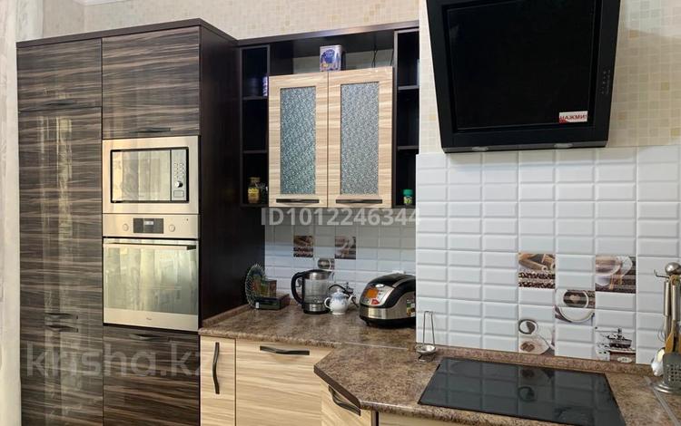 2-комнатная квартира · 78 м² · 4/12 этаж, Керей и Жанибек хандар 22 за 300 000 ₸ в Астане, Есильский р-н — фото 3